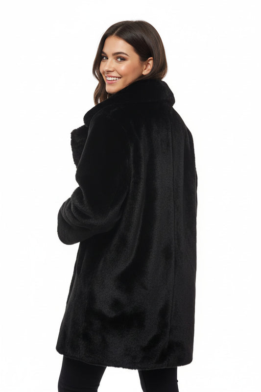 Abrigo de pelo negro
