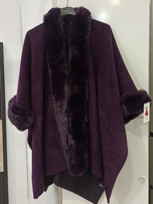 Capa con Manga y Detalles de Pelo Premium para Invitadas Morado SG(44 46 48 50 52)