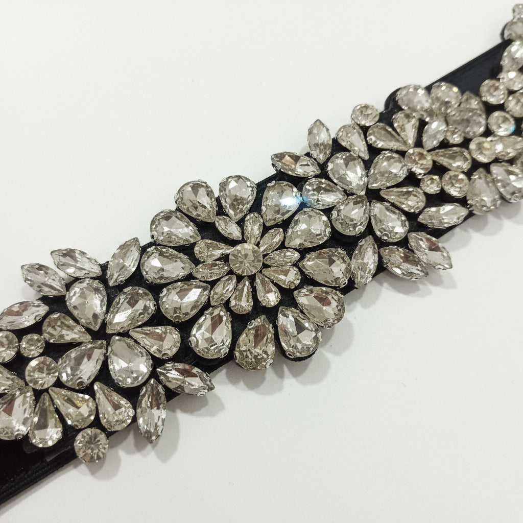 detalle Cinturón Fiesta Negro con Pedrería Plata para Vestidos