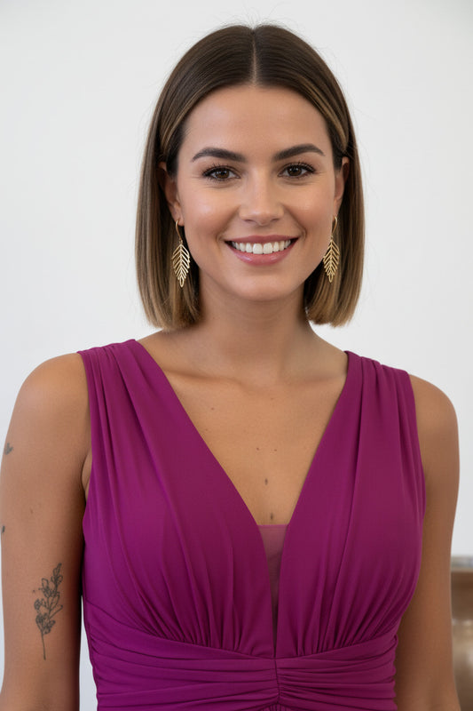 escote vestido de fiesta largo con escote pico y abertura en la falda magenta