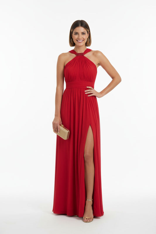 escote vestido invitada boda largo con escote halter y abertura en la falda rojo