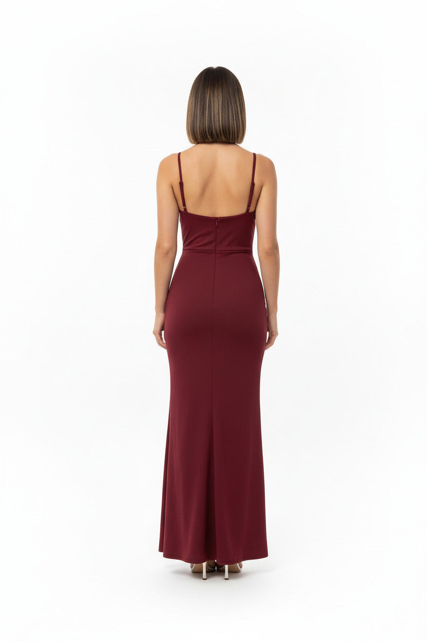 espalda vestido sirena escote corazón con abertura en la falda granate