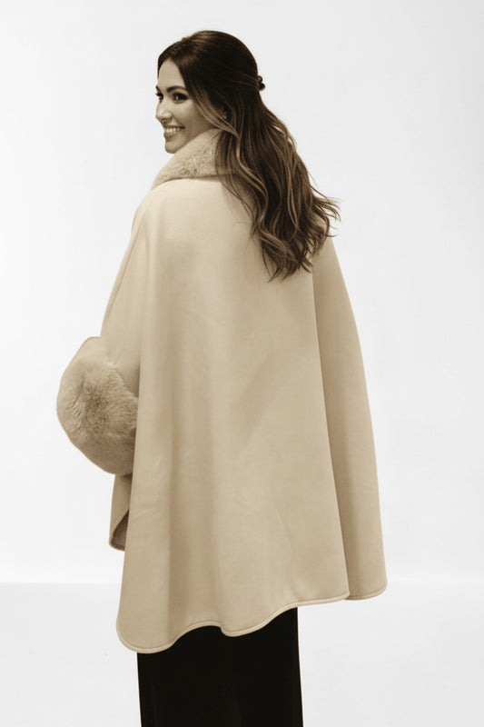 Capa Abrigo de Antelina con Cuello y Mangas de Pelo - Invitadas