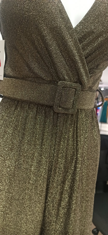 Detalle original del lurex y la hebilla revestida del cinturón