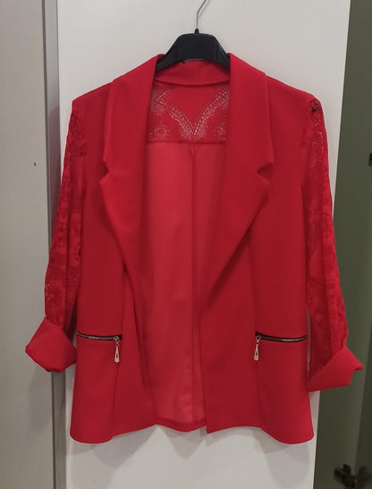 Blazer Rojo con Encaje y Manga Francesa