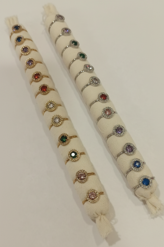 Anillo de fiesta con piedra de color