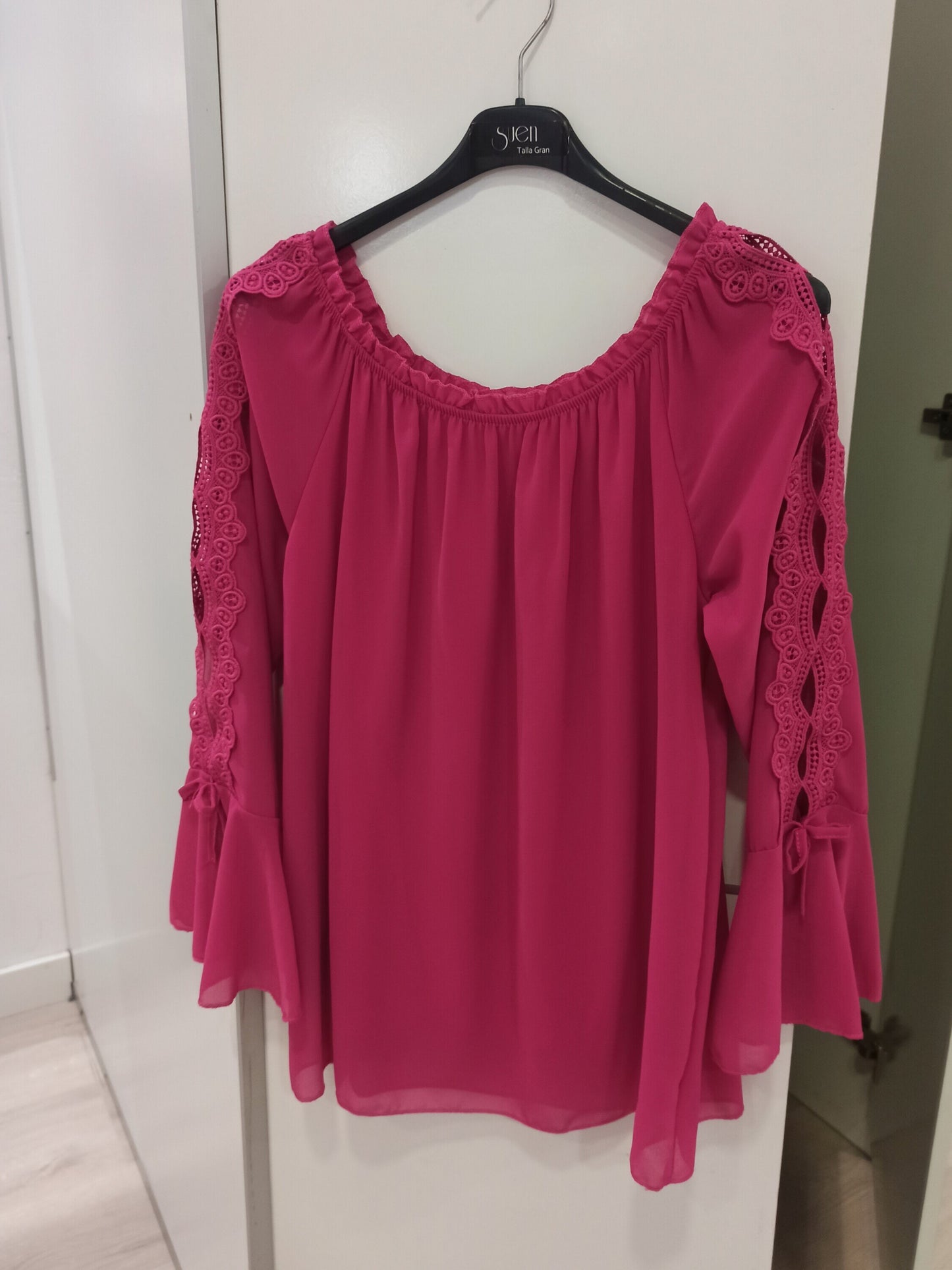 Blusa de fiesta manga larga con crochet