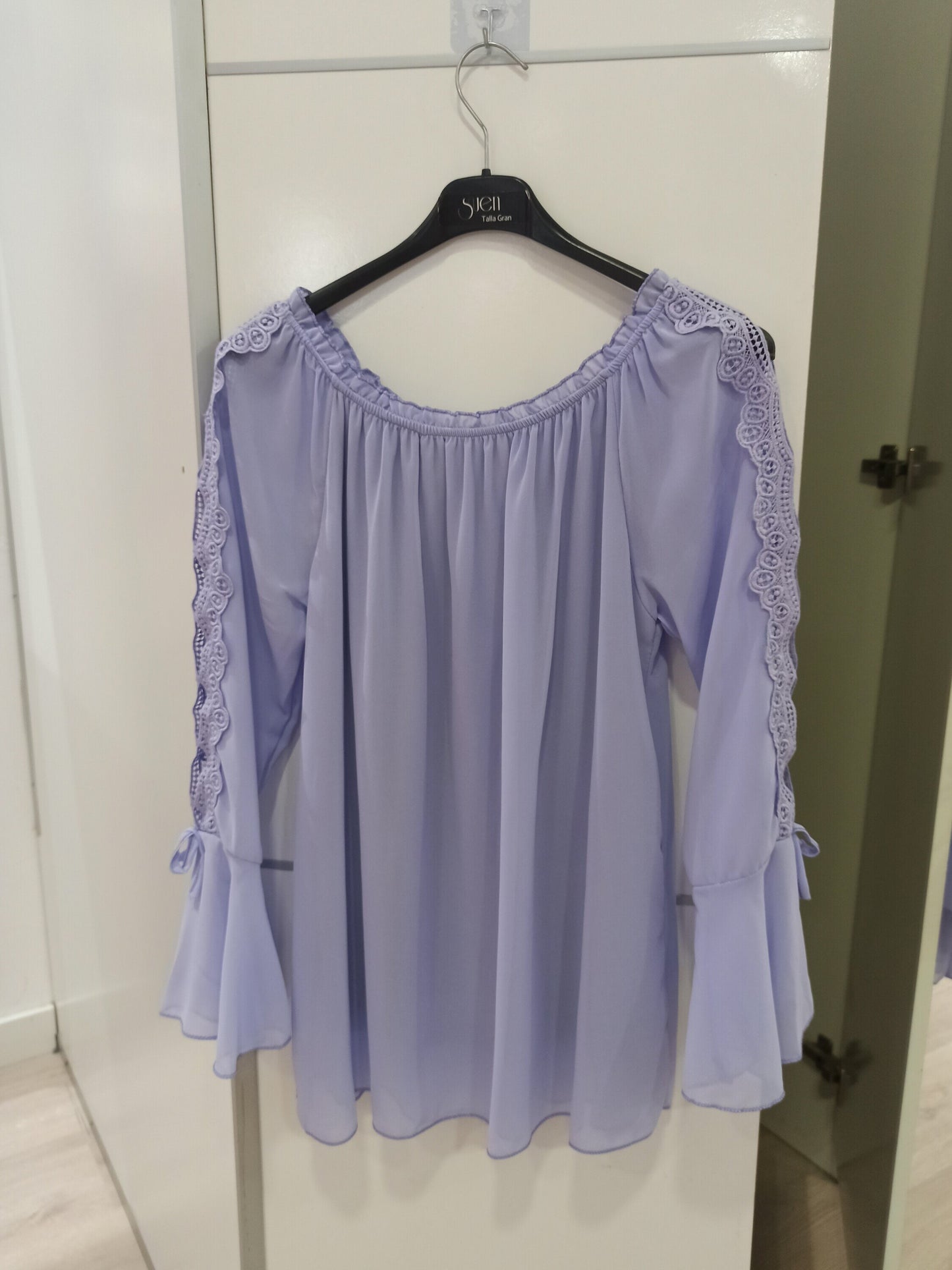 Blusa de fiesta manga larga con crochet