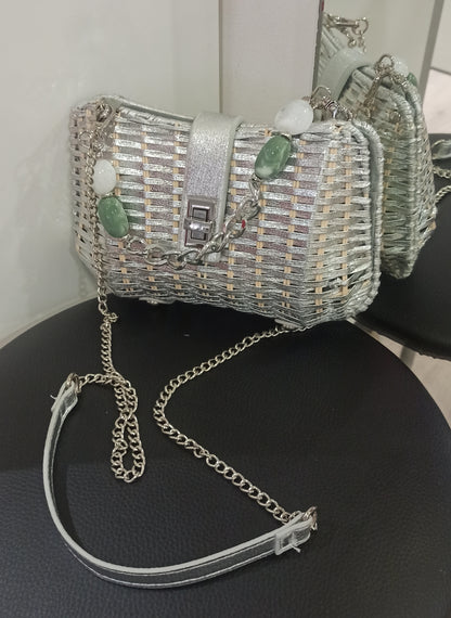 detalle bolso de fiesta plata de yute