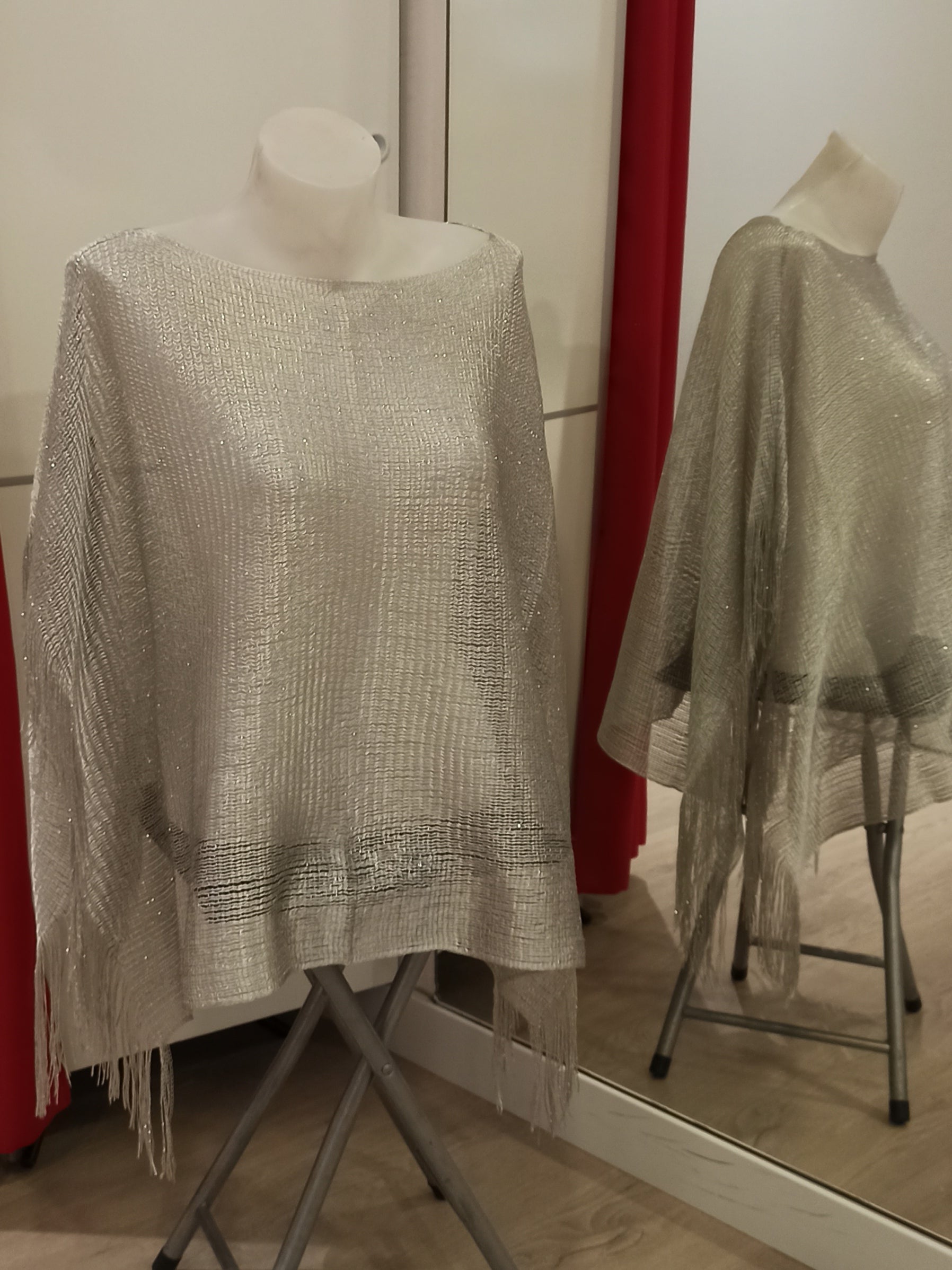 detalle capa plata con flecos para vestidos y monos