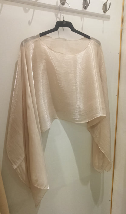 Capa de Organza Dorada