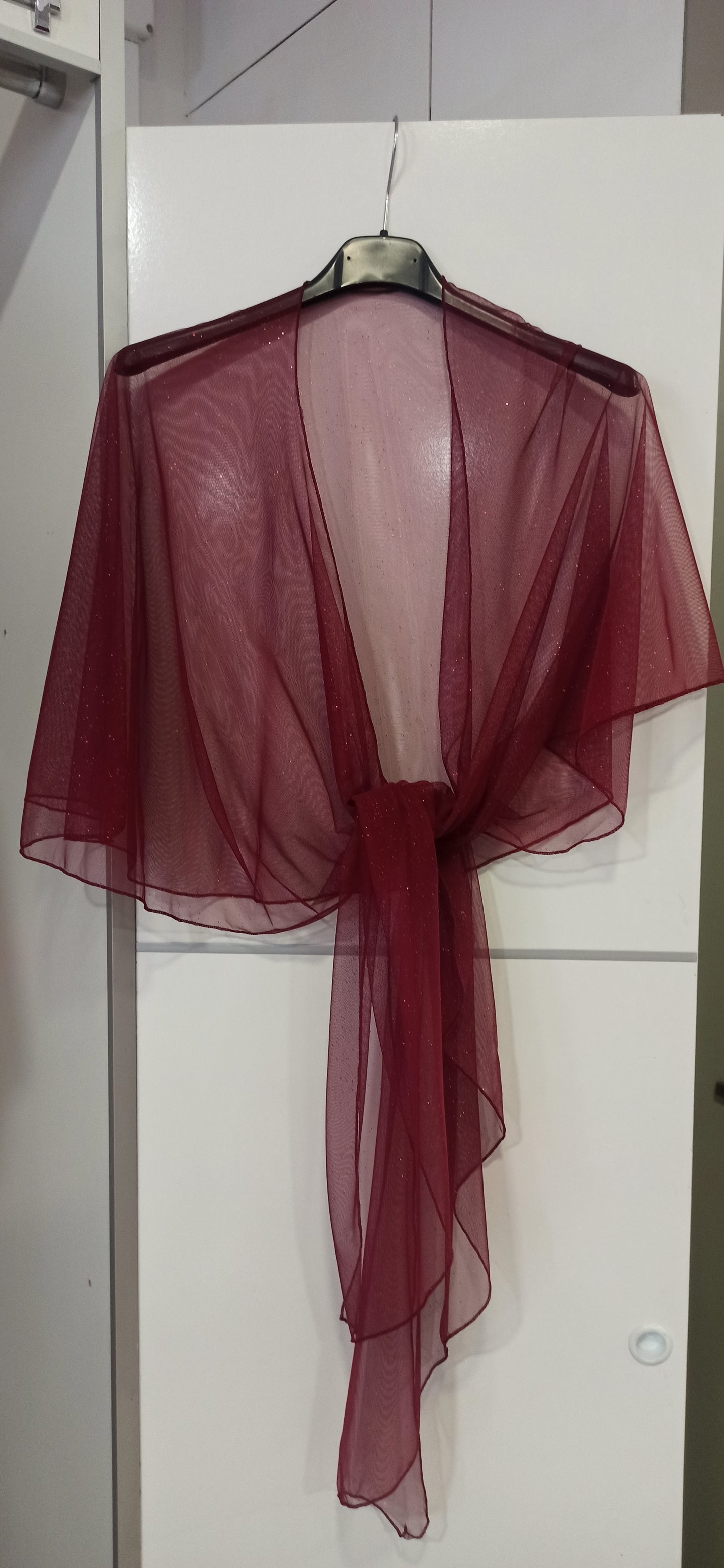 capa chal para vestidos de fiesta con brillos granate