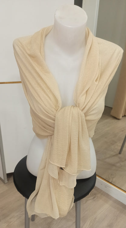 Chal reversible de fiesta beige con degradado dorado