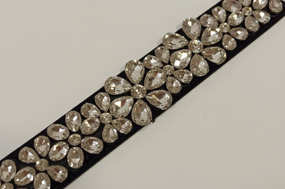 Cinturón negro con pedrería plata