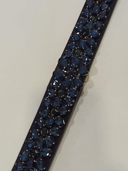 Cinturón de fiesta azul marino con pedrería