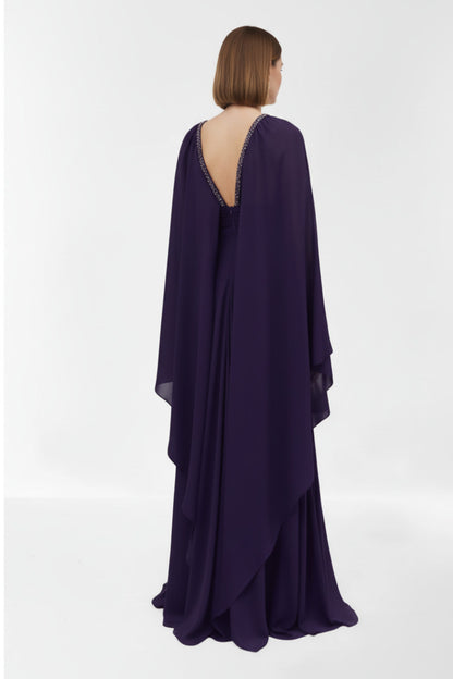 espalda vestido de fiesta largo morado con capa