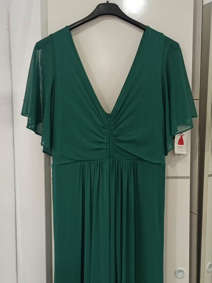 Vestido invitada boda favorecedor color verde con escote pico y manga corta detalle de pedreria-Vista espalda