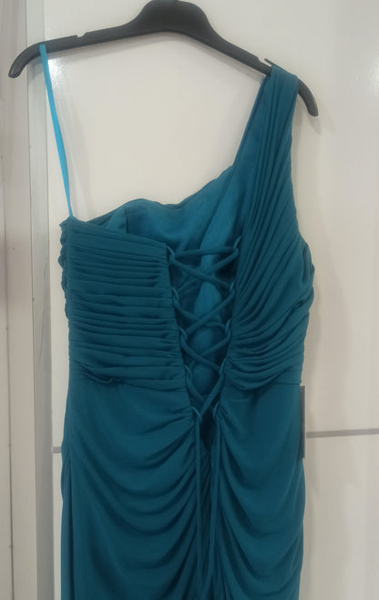 espalda vestido sirena con escote asimétrico y espalda de corset verde azulado