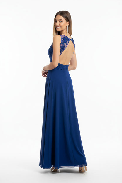 detalle vestido de fiesta largo azul con espalda descubierta con encaje
