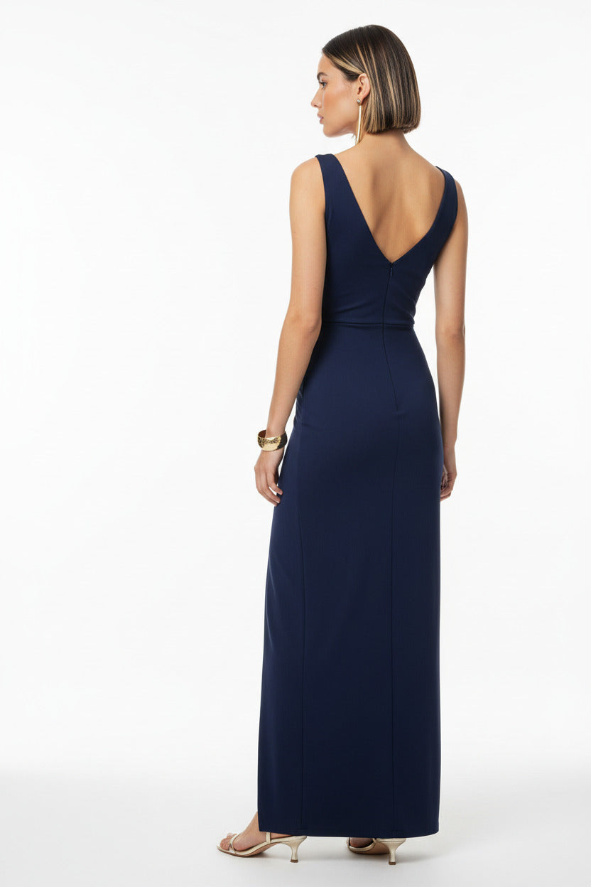 espalda vestido de fiesta largo para invitada escote pico y abertura ne la falda color azul marino