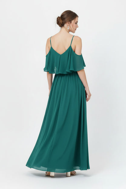 espalda vestido invitada largo con hombros descubiertos y cintura con encaje verde