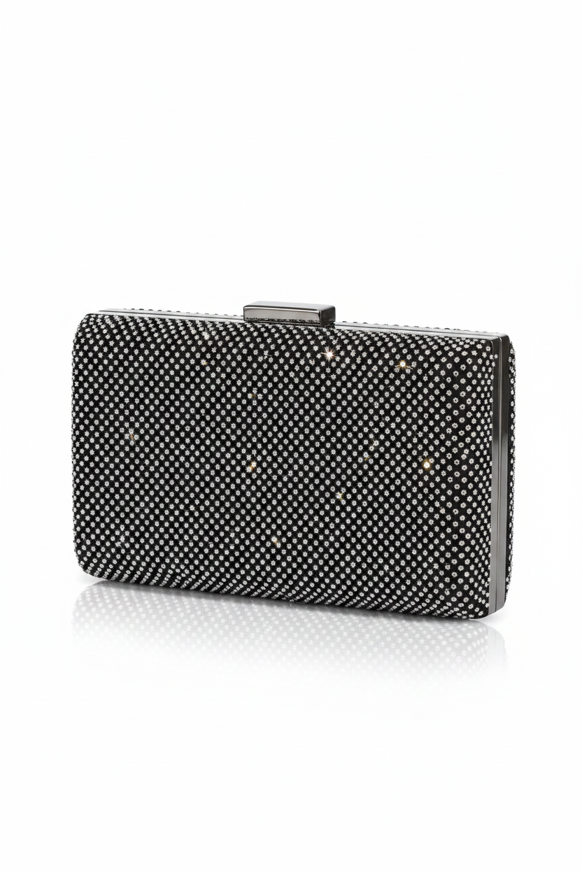 Clutch negro brillos incrustados fondo blanco estudio