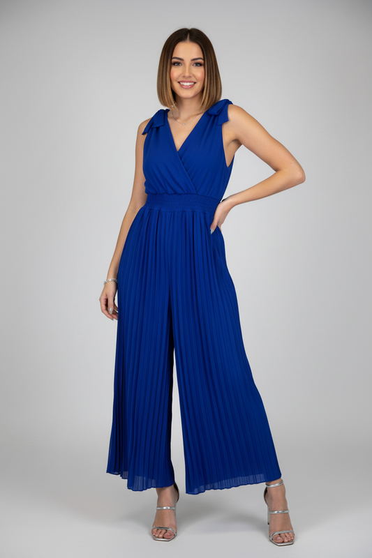mono de vestir con escote pico y pantalón palazzo azul