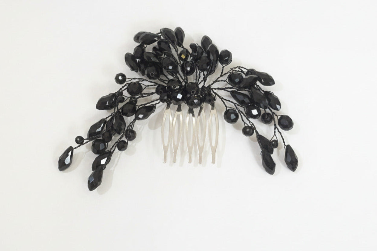 Peineta con pedrería negra Negro