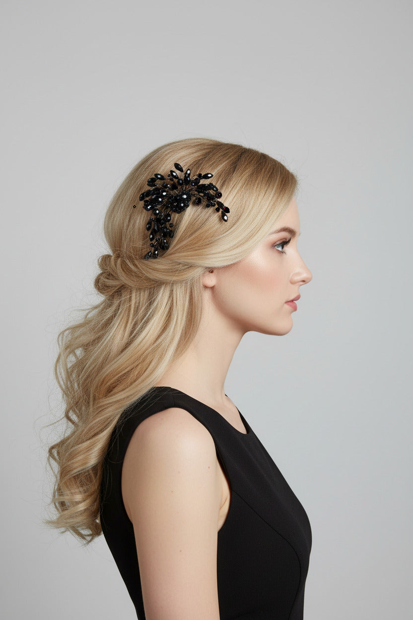 Peineta con pedrería negra
