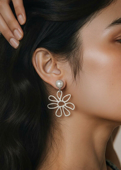 Pendientes largos con forma de flor