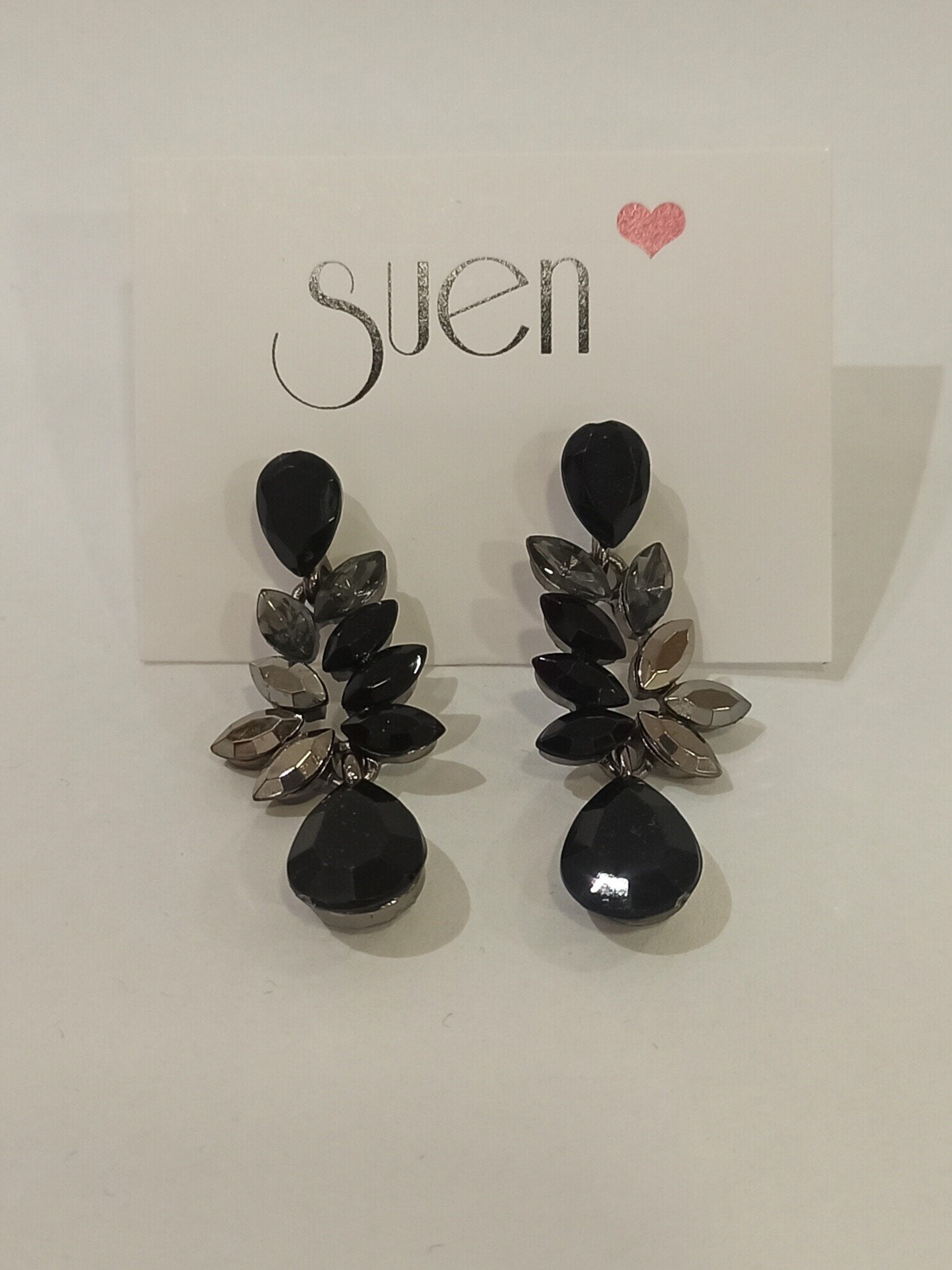 Pendientes de Pedrería Negra