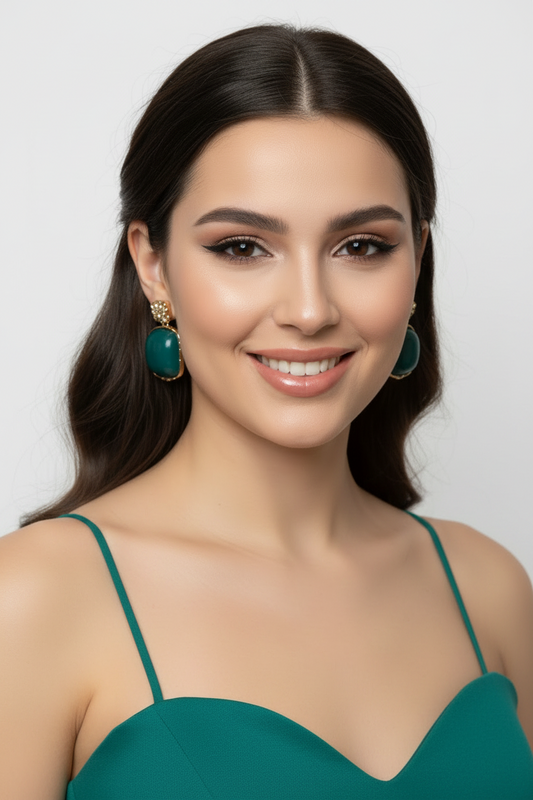 pendientes de fiesta largos dorados con pedreria verde