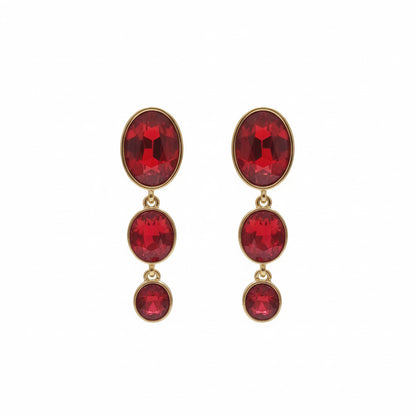 Pendientes largos dorados con pedrería roja para invitadas