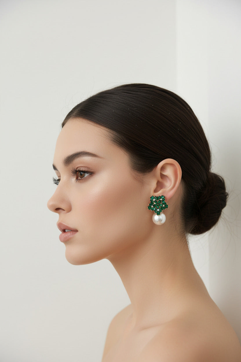 pendientes de fiesta elegantes con perla y pedreria verde