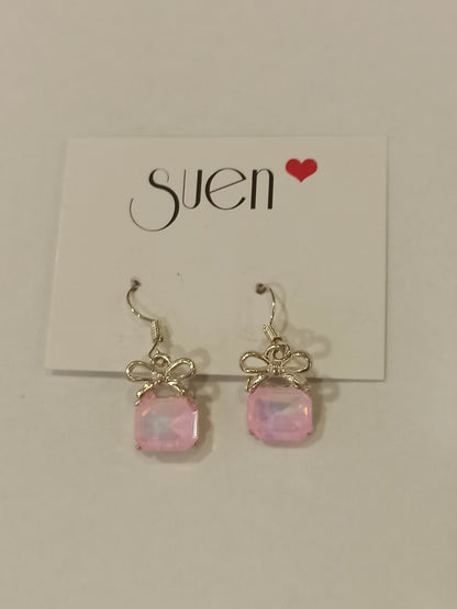 Pendientes plateados con lazo y piedra rosa iridiscente