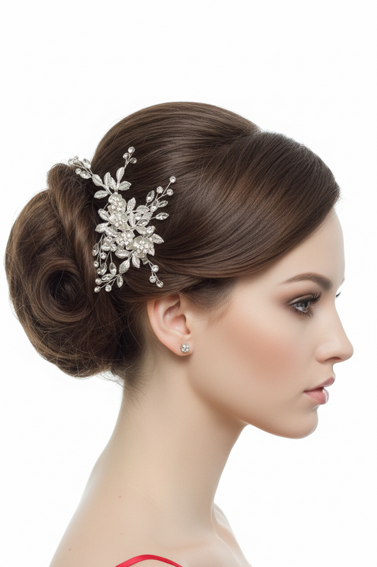 Pinza floral plateada con pedrería