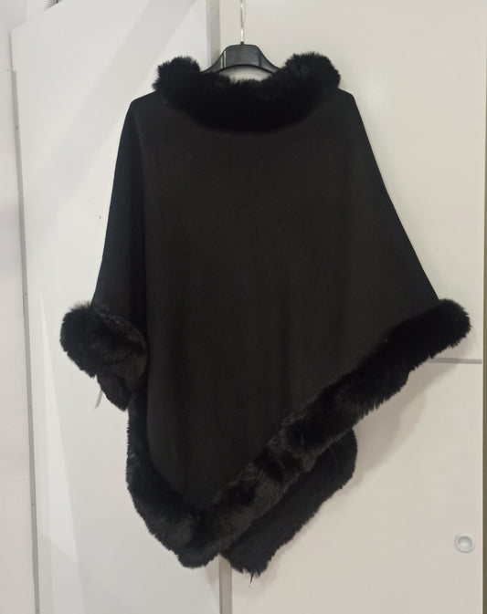 Poncho con Pelo Sintético