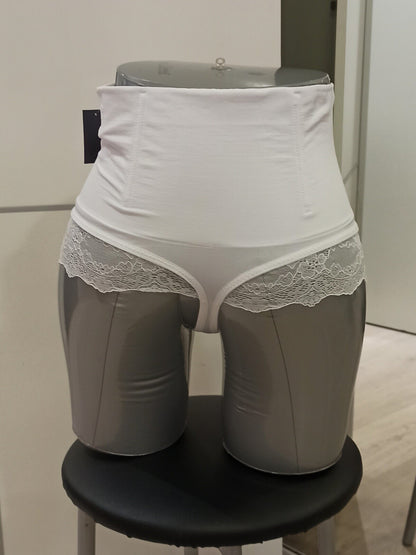 Tanga Moldeadora con Refuerzo Abdominal y Encaje - Efecto Reductor