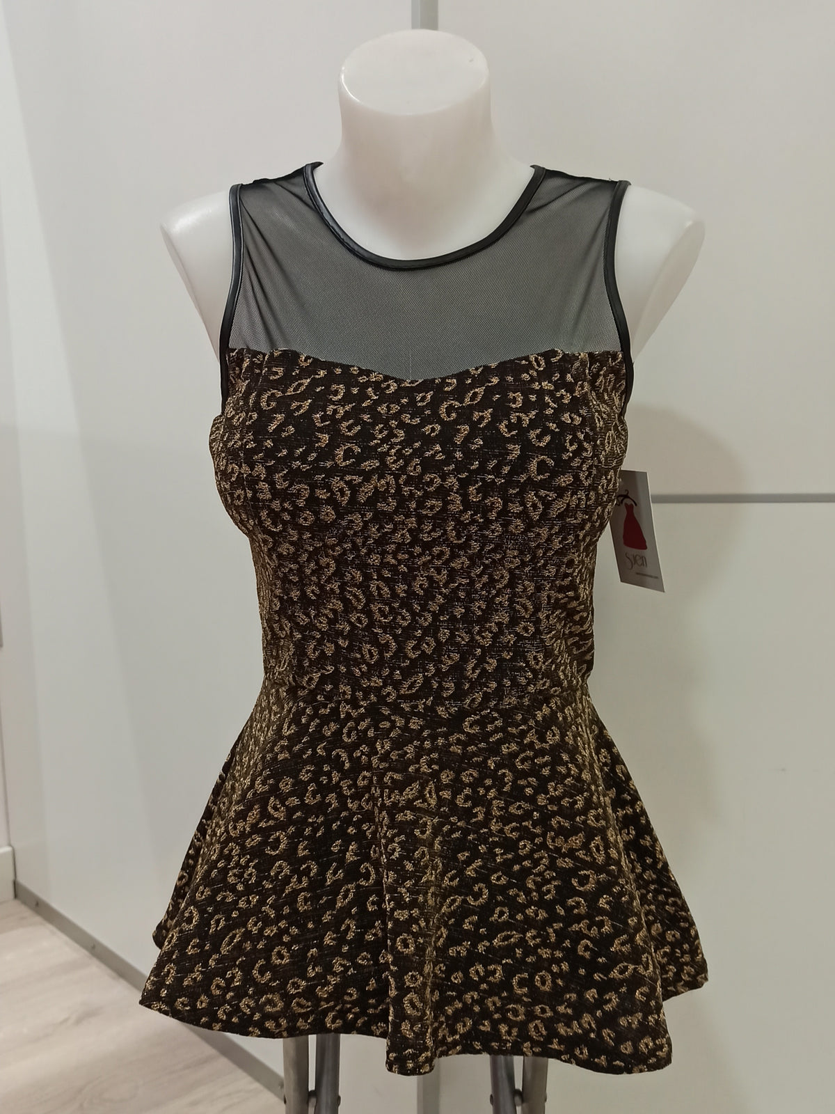 Top de Fiesta Peplum Animal Print