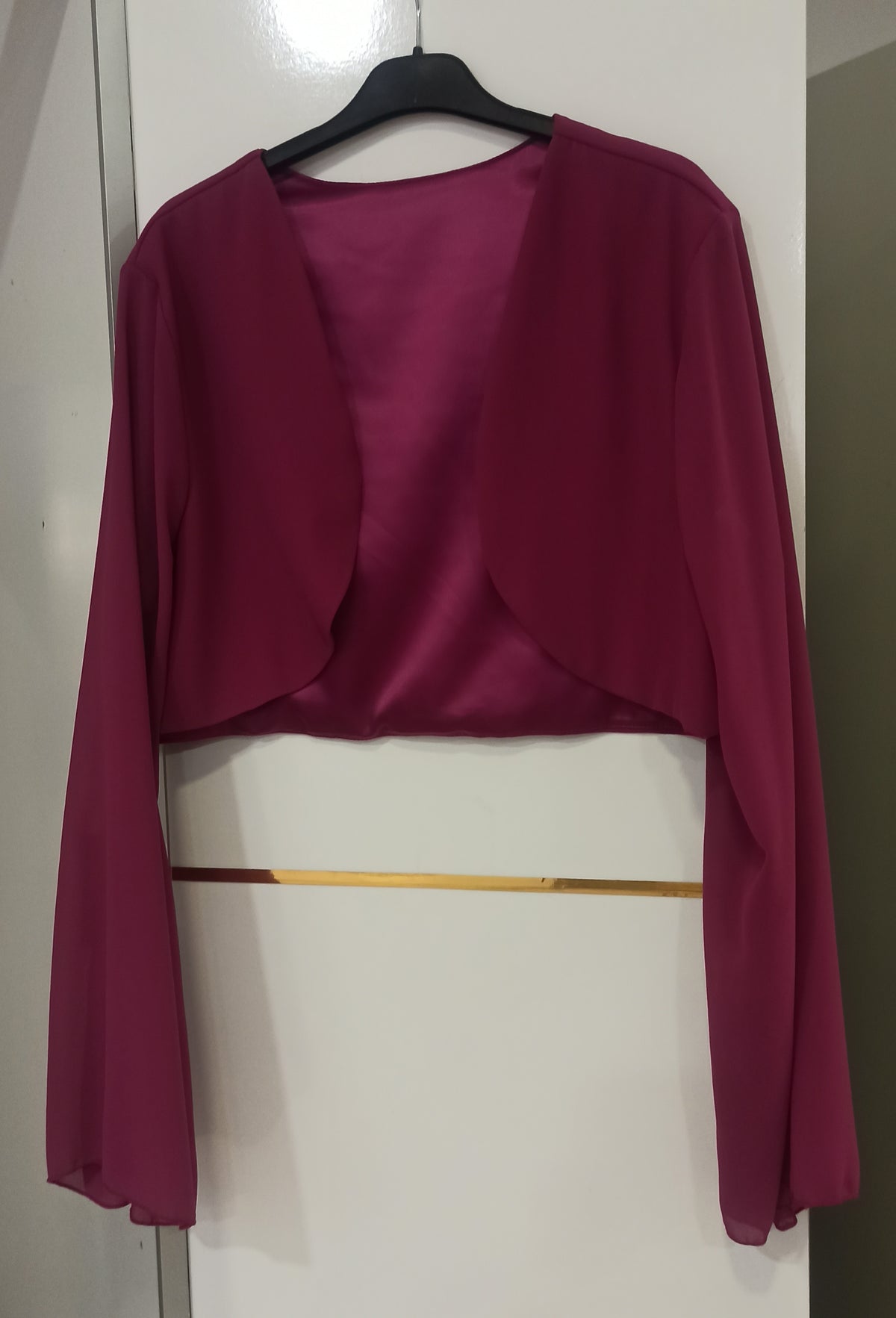 Torera de gasa magenta talla grande con manga campana