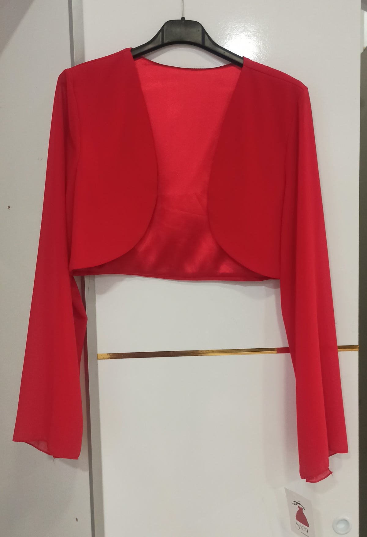 Torera de gasa roja con manga campana para fiesta