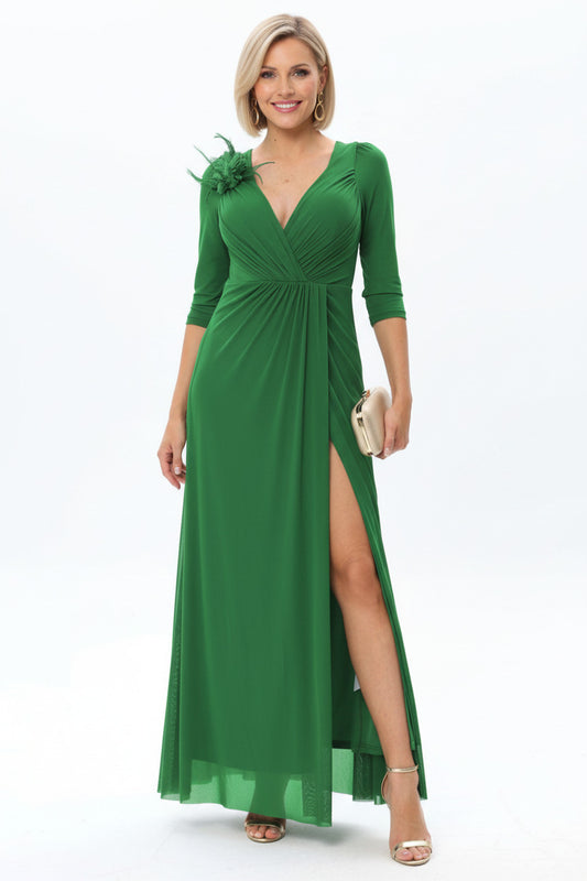 vestido para madrina verde con broche de flor