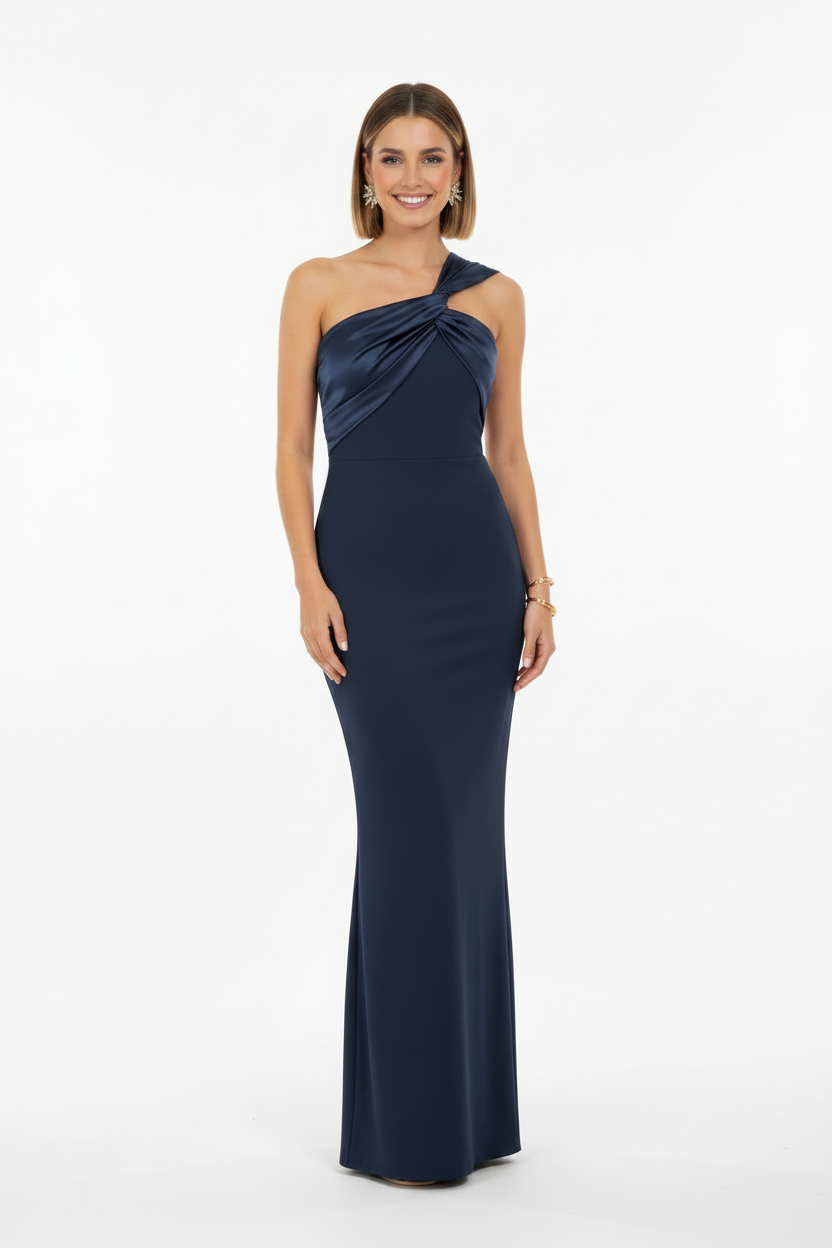 vestido de fiesta largo escote asimétrico y corte ajustado azul marino
