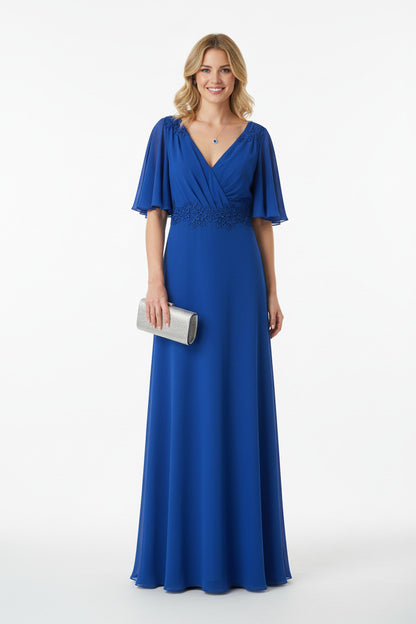 vestido de ceremonia largo elegante con escote pico azul y detalles de encaje