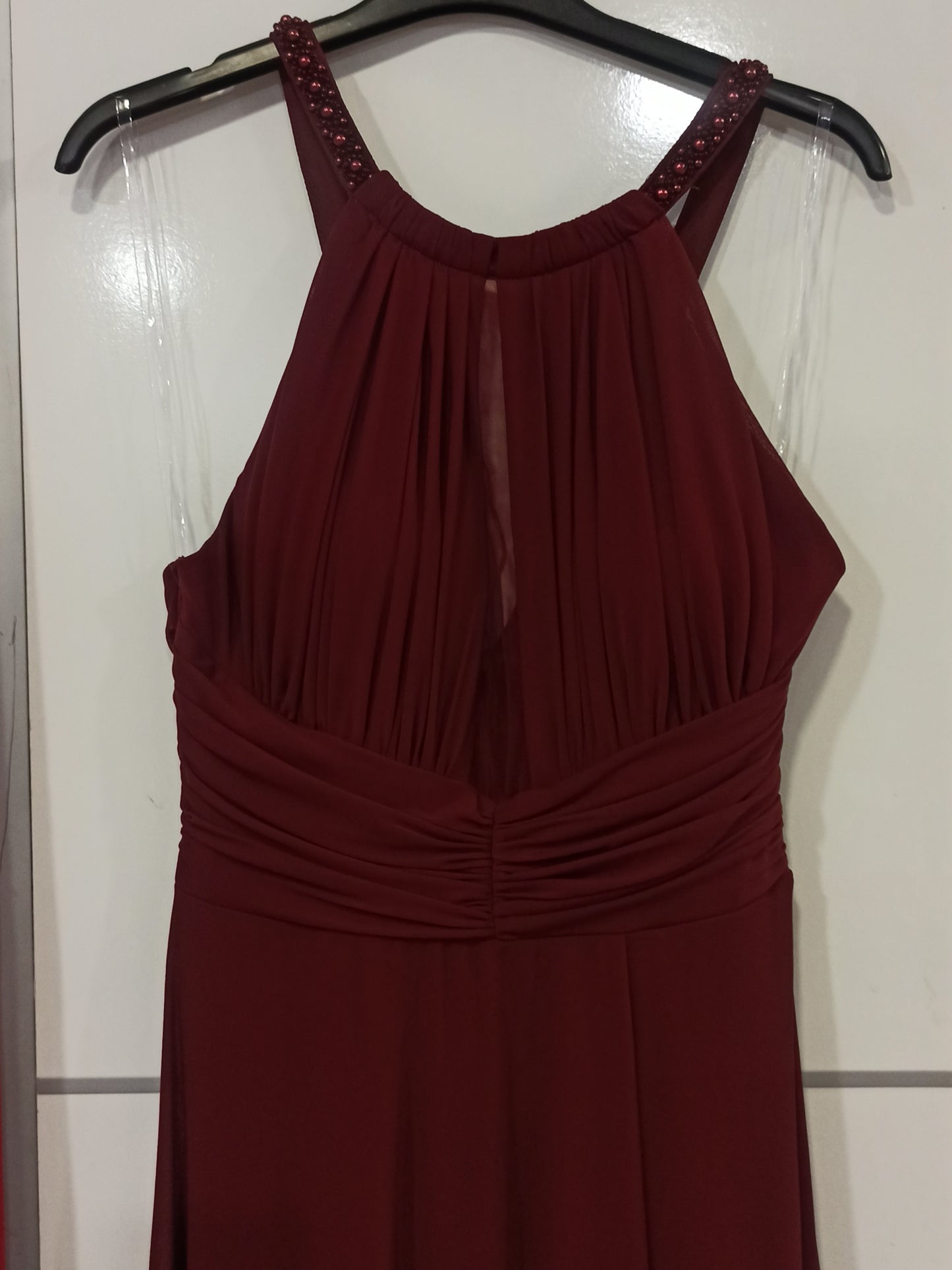 Vestido Largo Fiesta Pisa - Escote Halter con Pedrería y Abertura