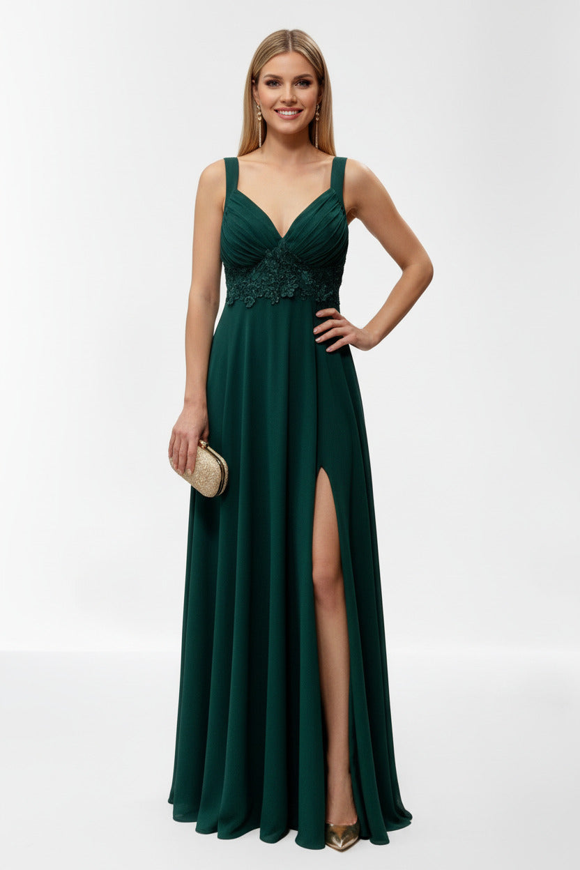 Vestido Largo de Invitada Padua con Encaje y Falda con Abertura color verde oscuro