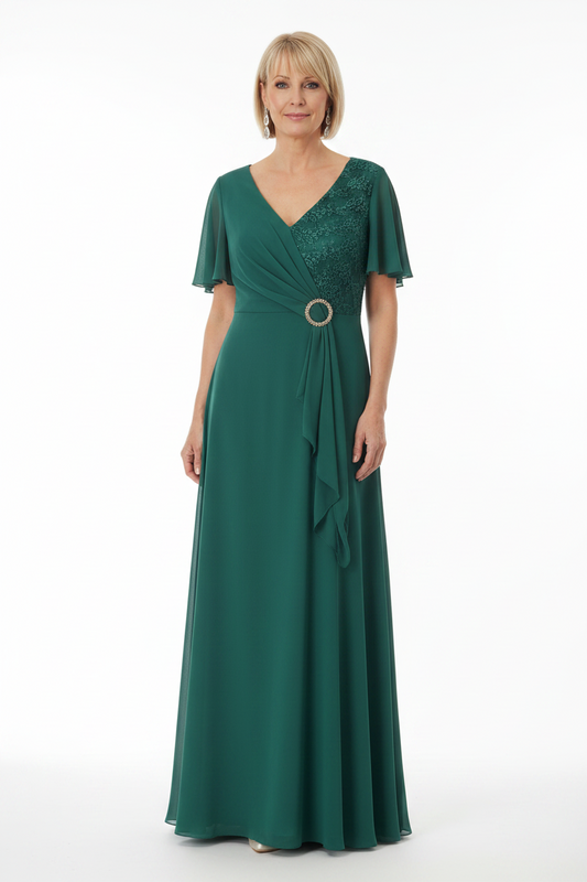 vestido de fiesta largo con escote pico con encaje y brillos y falda de vuelo verde
