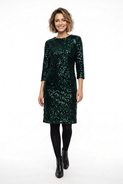 Vestido de lentejuelas verde oscuro con manga francesa y largo a las rodillas, vista frontal