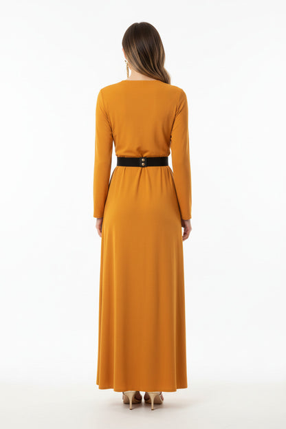 espalda vestido color mostaza largo con cinturón y manga larga