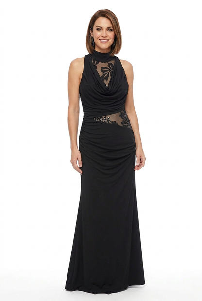 vestido negro drapeado y transparencias bordadas
